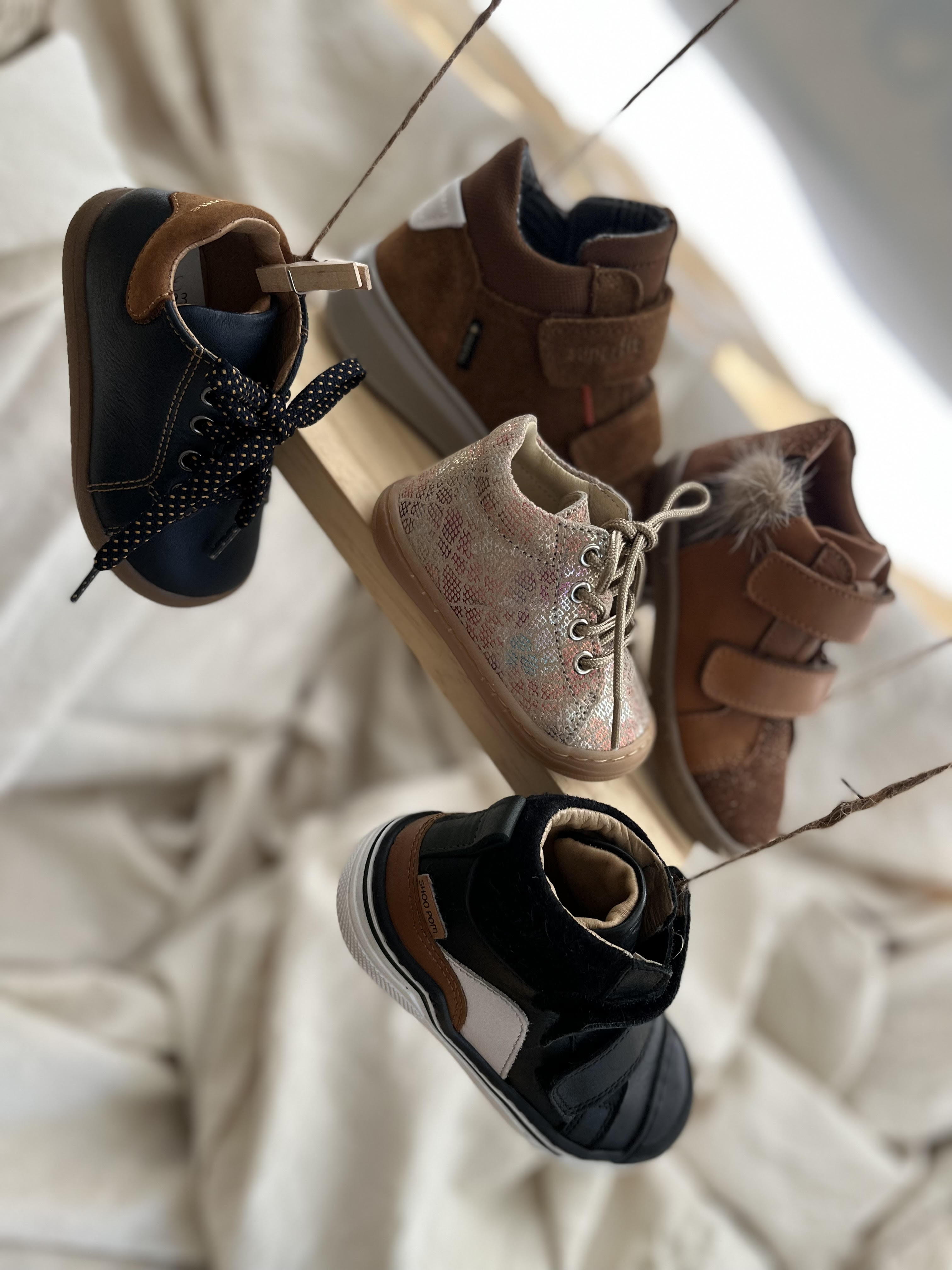 Arbre à Chaussures - Kaps Paris 38-40 - Pliable - Plastique - Ressort Durable - Chaussures